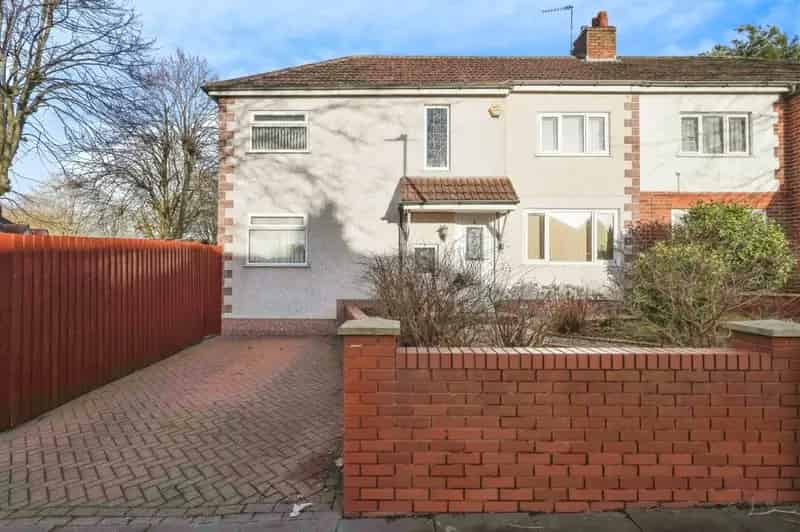 Double Fronted Semi Detached House 3 Beds Auction