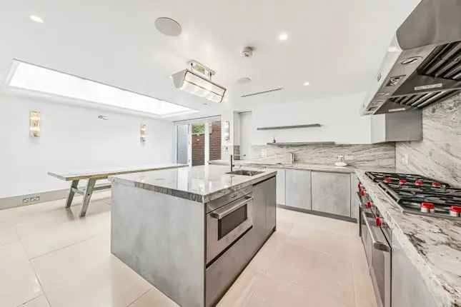 Flat for sale in Wedderburn Road, Hampstead NW3