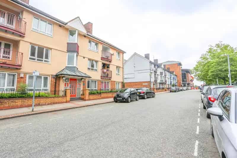 3 Bedroom Apartment to Rent