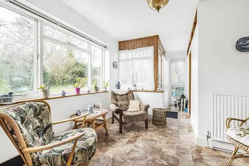 6 Bedroom End of Terrace House For Sale