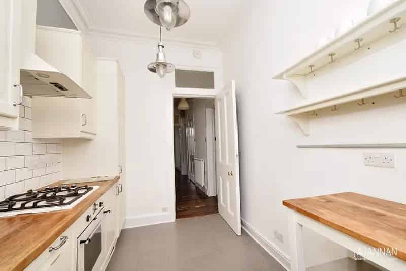 2 Bedroom Flat for Sale in Edinburgh