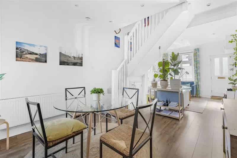 2 Bedroom Victorian Terrace House to Rent in Cambridge