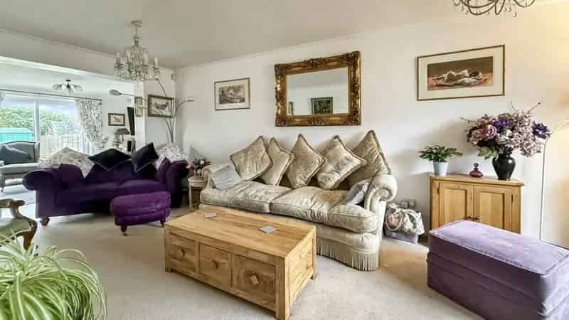 3 Double Bedroom Semi-Detached House For Sale