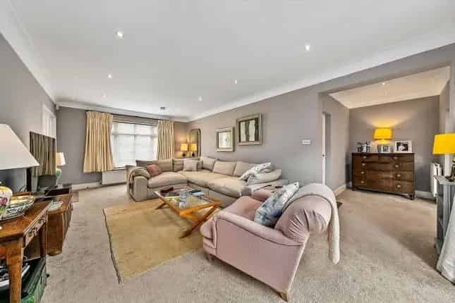 Detached Family Home near Richmond Park London