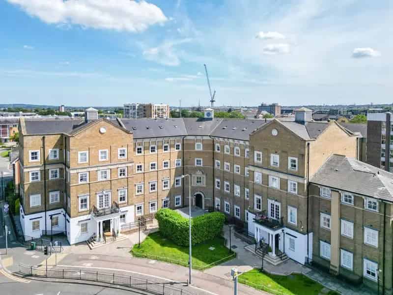 2 Bedroom Flat for Sale
