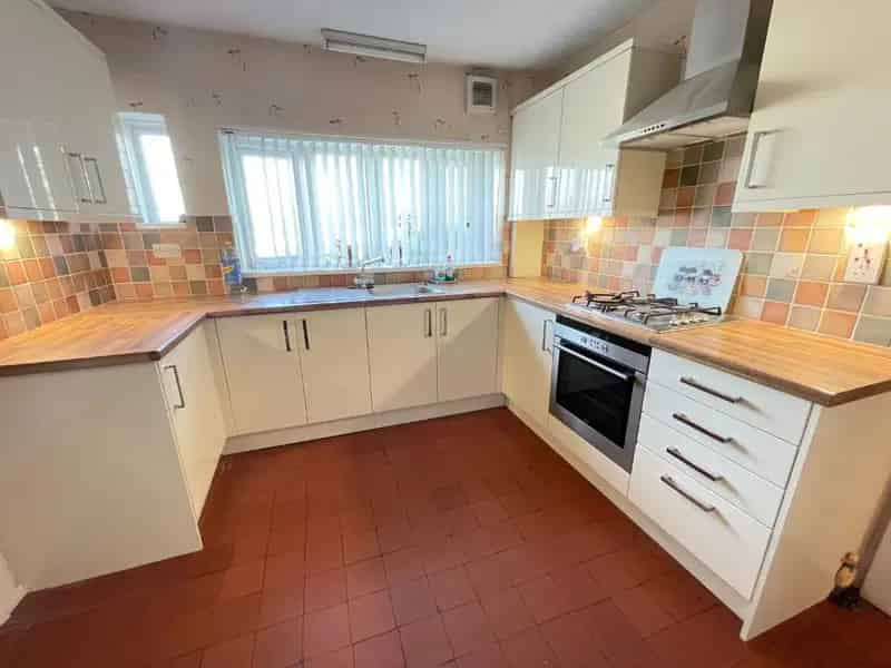 3 Bed House For Sale Near Yardley Wood Train Station