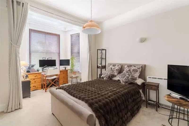 1 Bed Flat for Sale Town Centre Grade II Listed Georgian Building