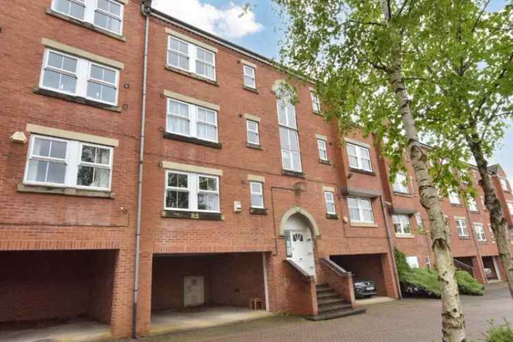 2 Bedroom Apartment Near Headingley Station For Sale