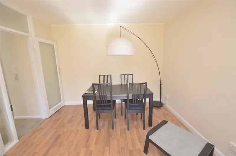 2 Bedroom Flat for Sale near South Croydon Station