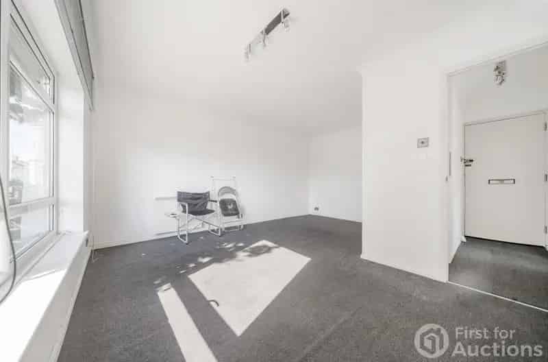 Studio Apartment near Queens Park Brighton