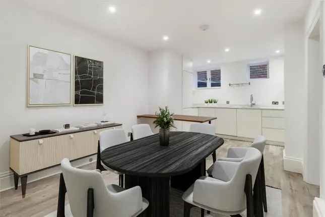 Spacious 2-Bed 2-Bath Flat Hampstead Newly Renovated Private Entrance