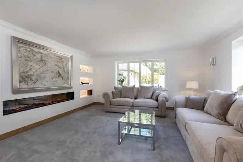 8 Bedroom Detached House with Cottage and Studio For Sale
