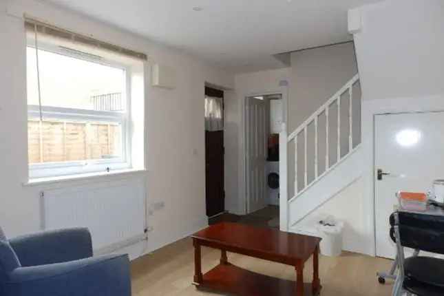 Semi Detached House to Rent in Westbury Hill Bristol BS9