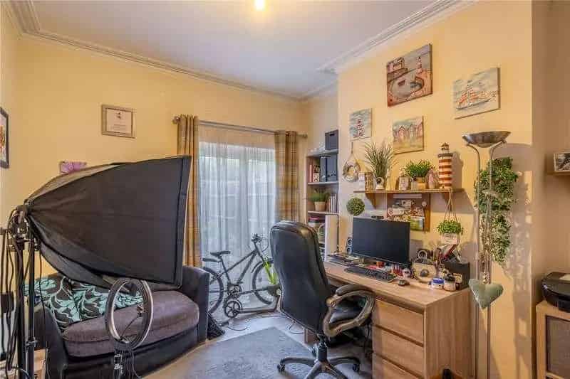 4 Bed House for Sale - Mains Services, Parking, Ultrafast Broadband