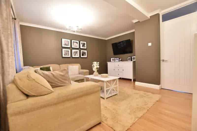 3 Bedroom End Terrace House For Sale