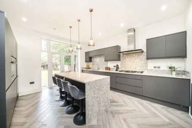 4 Bedroom Semi-Detached House for Sale Gunnersbury Avenue London W5