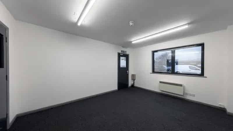 Warehouse Space for Lease Near Burnham