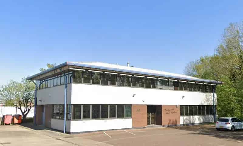 Modern Ground Floor Office Space with 9 Parking Spaces