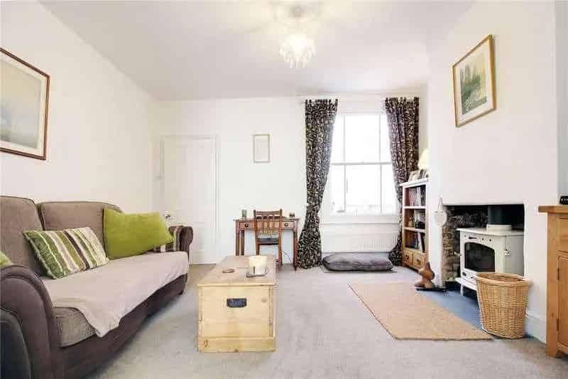 2 Bed House for Sale Deceptively Spacious Period Cottage