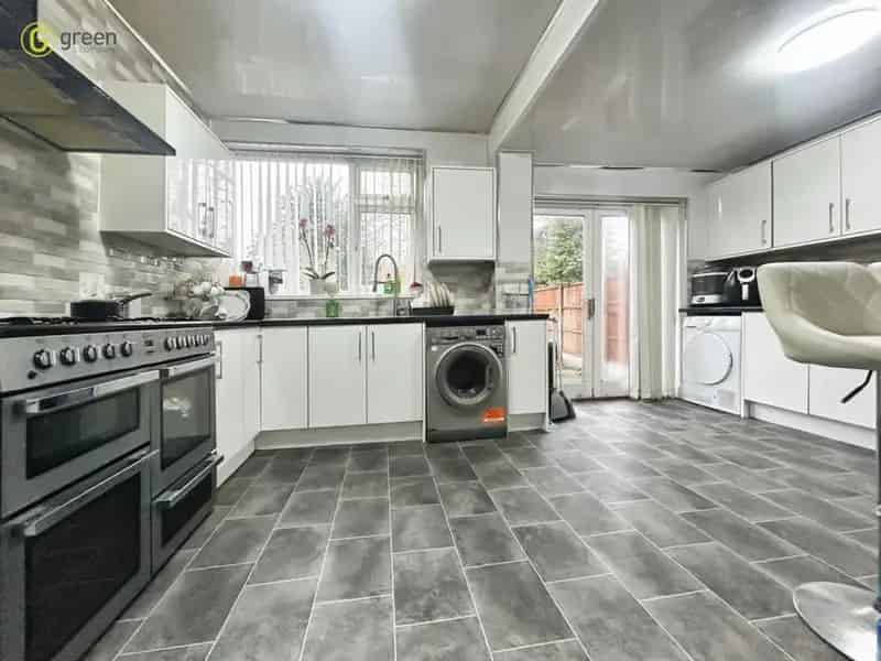 4 Bedroom Semi-Detached House for Sale