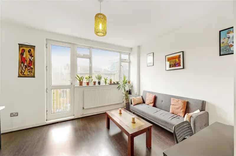 2 Bedroom Apartment House to Rent