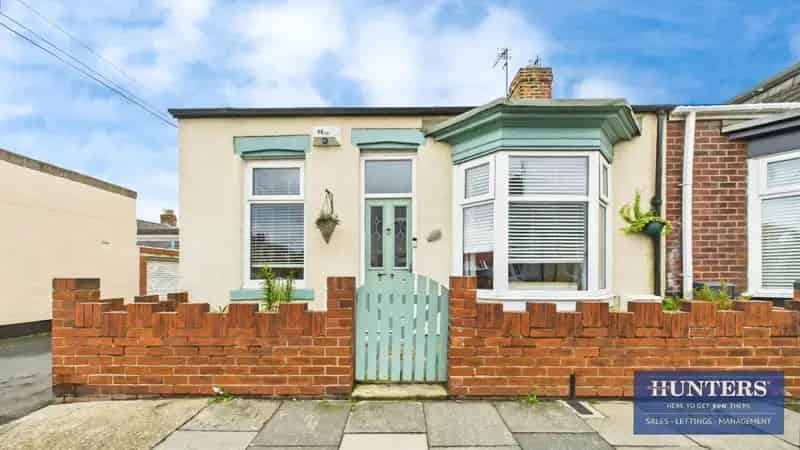 2 bedroom House
 For Sale 
Total Size: 645 SQ FT