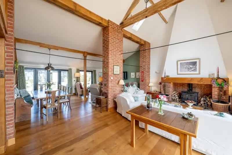 Stunning 4-Bedroom Barn Conversion
