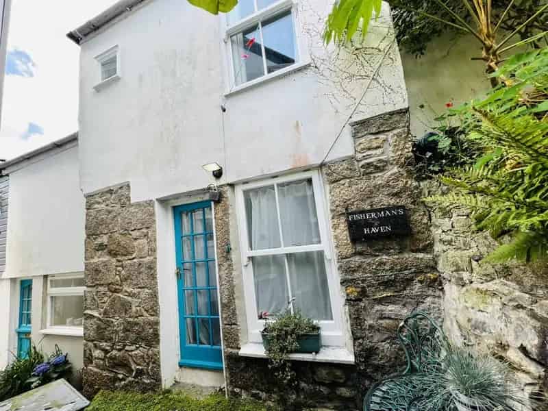 2 Bedroom Character Cottage For Sale
