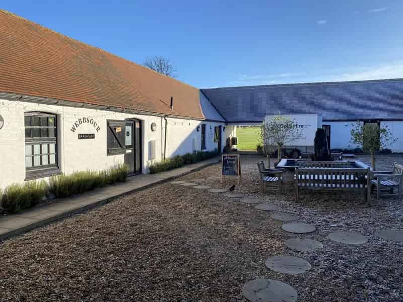 1452 sq ft Office to Let in Avenue Business Park
