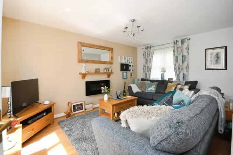 3 Bedroom House For Sale Chesterfield