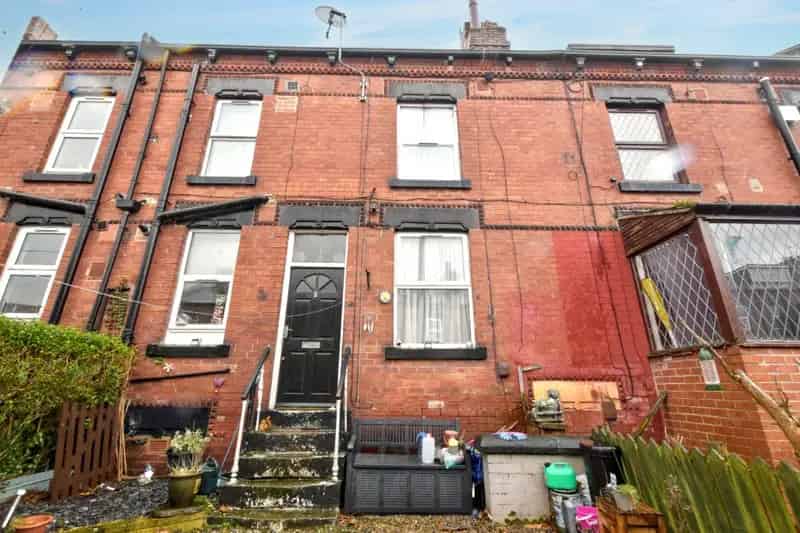 2 Bed Terrace Near Armley Park - Modern Kitchen & Garden