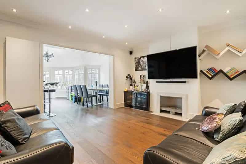 4 Bedroom Semi-Detached House for Sale