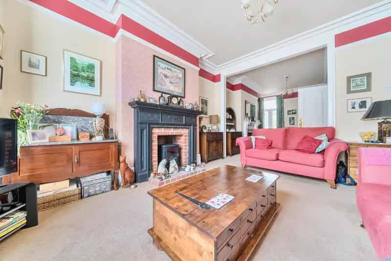 4 Bedroom Semi Detached House to Rent
