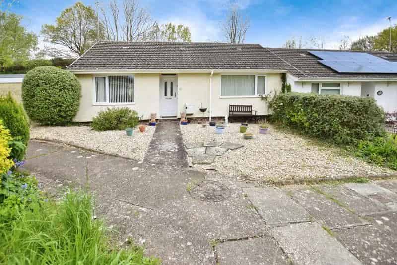 2 Bedroom Bungalow for Sale in Whipton