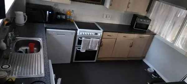 Flat For Rent in Gosport, England