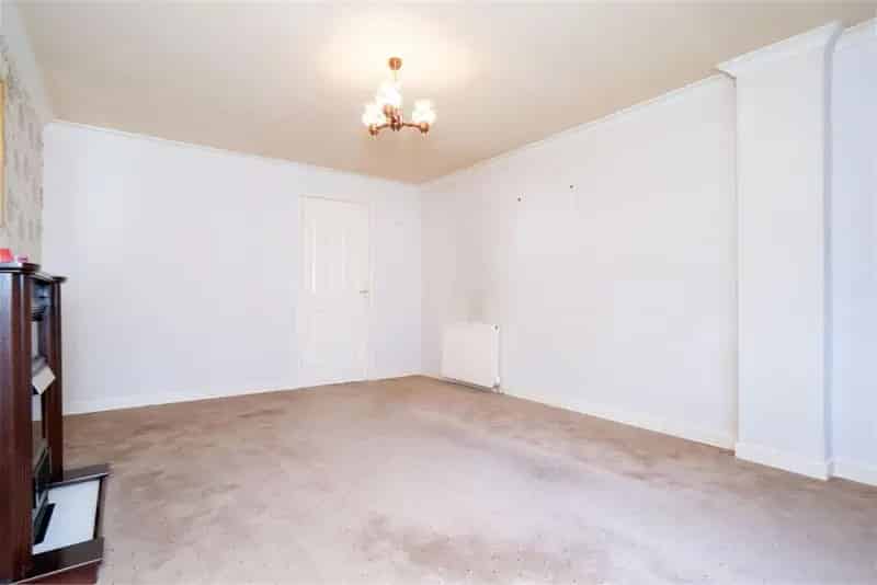 2 Bed Flat Ground Floor Colinton Mains Edinburgh