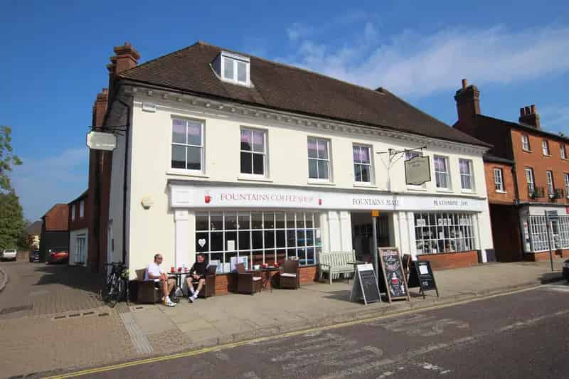 Commercial property For Rent , Halewood Way, London, England