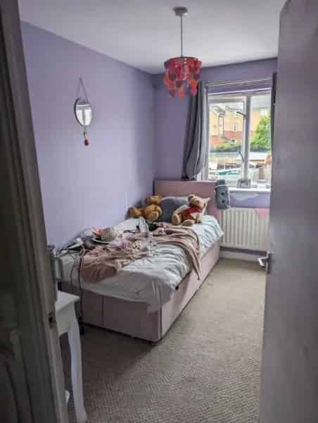 3 Double Bedroom End Terrace House with Garden and Parking