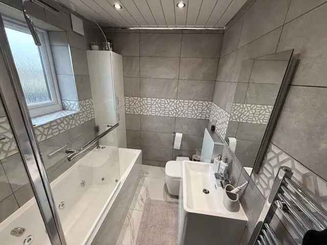 1 Bedroom House Share Putnoe Available Now