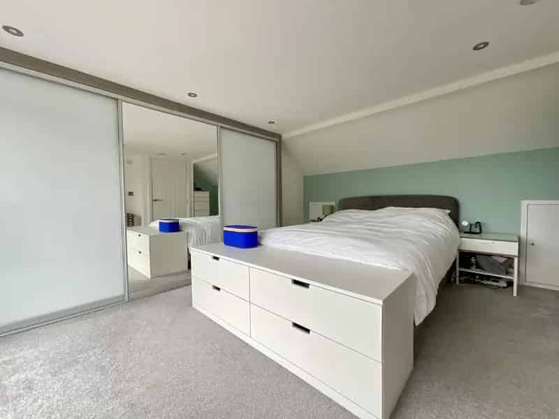 4 Bed Semi-Detached House for Sale