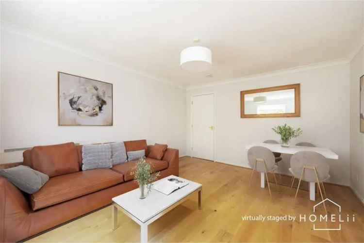 2 Bed Flat - Second Floor with 1 Reception Room