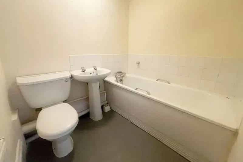 1 Bed Flat for Sale Near Boscombe Pier