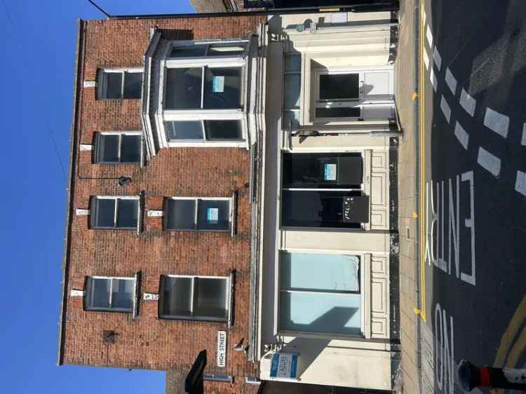 HSBC Bank Building 3823 sq ft 3-Story Commercial Property