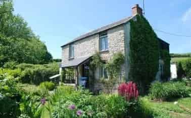 Kenningstock Cottage: Charming Cornish Home with Stunning Views