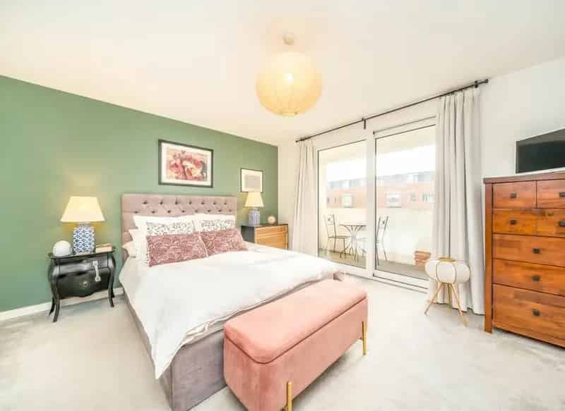 2 Bedroom Apartment Putney Hill Modern En-Suite Balcony