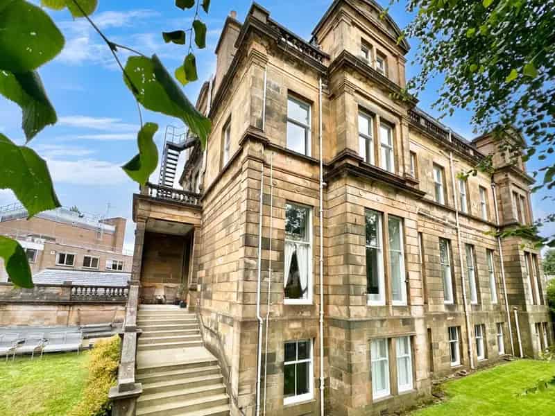 2 Bedroom Apartment for Sale - Fixed Fees &amp; Flexible Payments