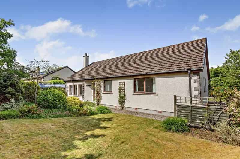 3 Bedroom Bungalow for Sale in UK