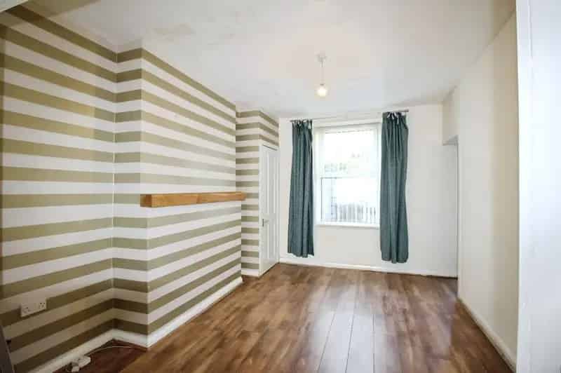 3 Bedroom Mid Terrace House to Rent Abergele