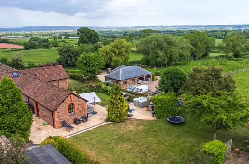 4 Bedroom Barn Conversion 1.6 Acres Stunning Views Energy Efficient
