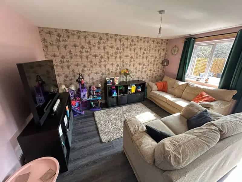 3 Bedroom Semi Detached House for Sale Nuneaton Warwickshire
